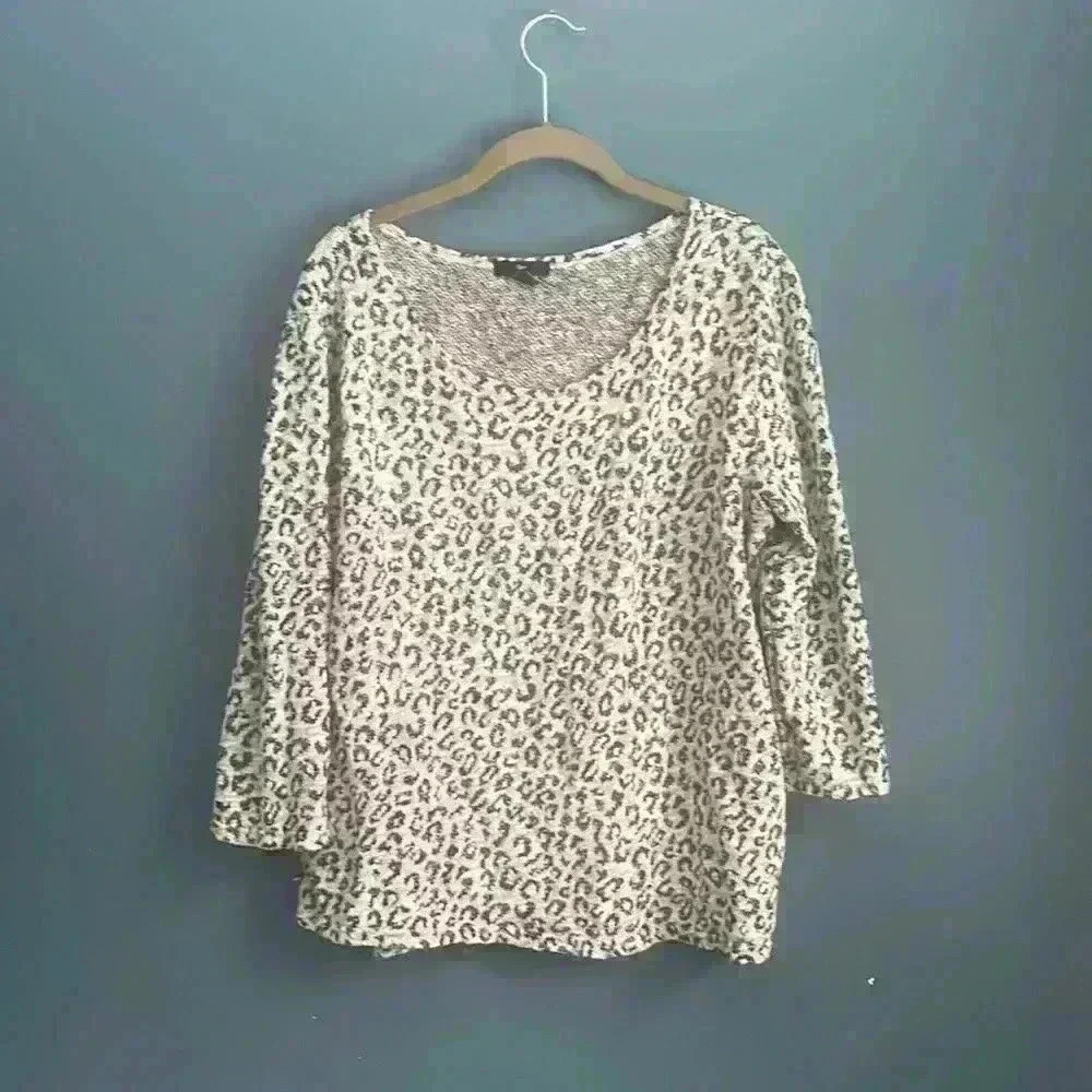GAP leopard print sweater size XL